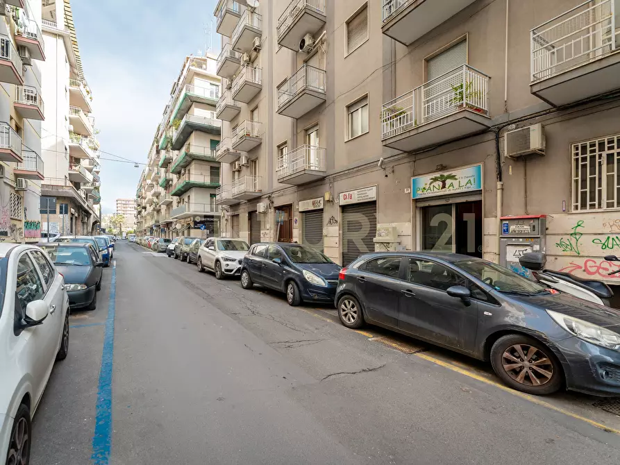 Immagine 4 di Locale commerciale in vendita  in Via Padova 64 a Catania