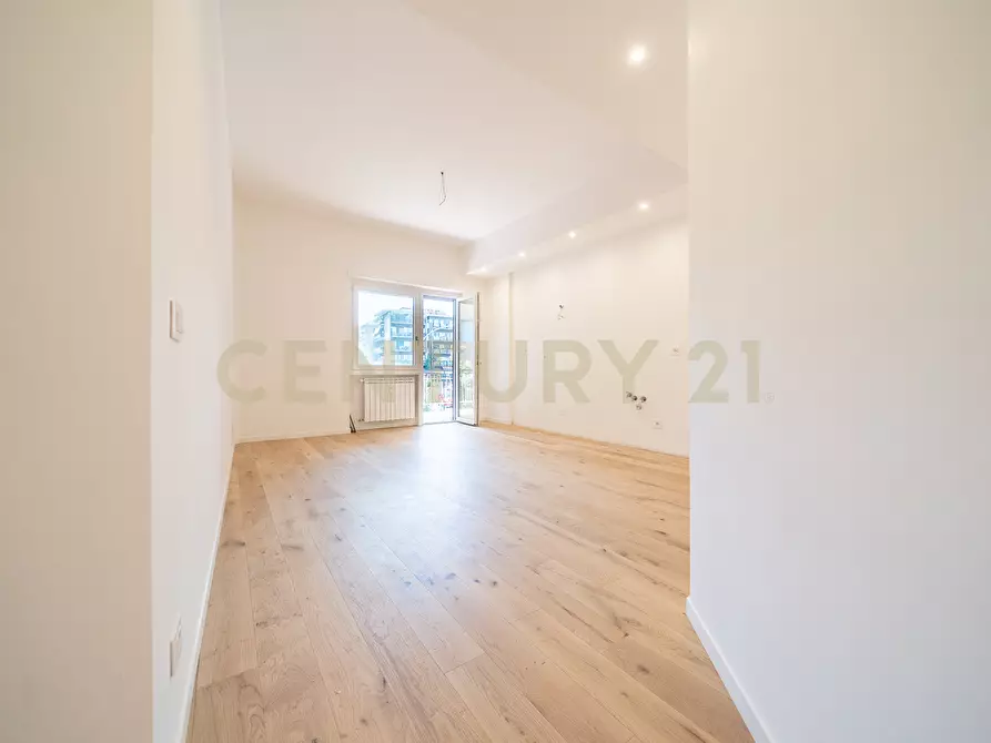 Immagine 70 di Trilocale in vendita  in Via Carlo Dossi 80 a Roma