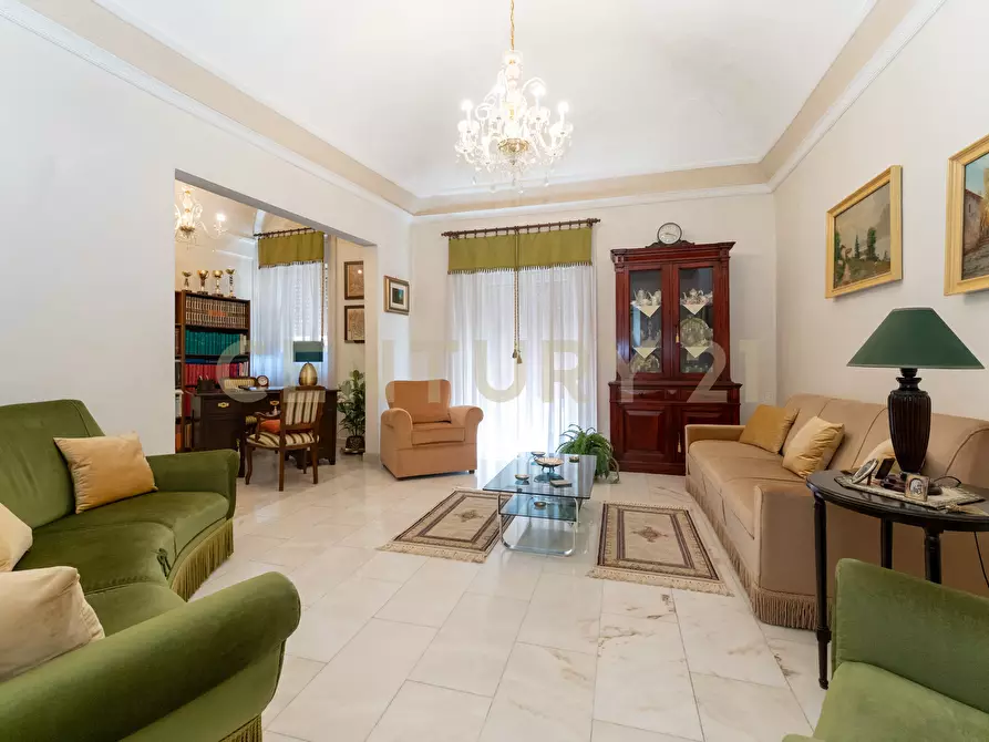 Immagine 11 di Pentalocale in vendita  in Via Antonino di Sangiuliano 185 a Catania