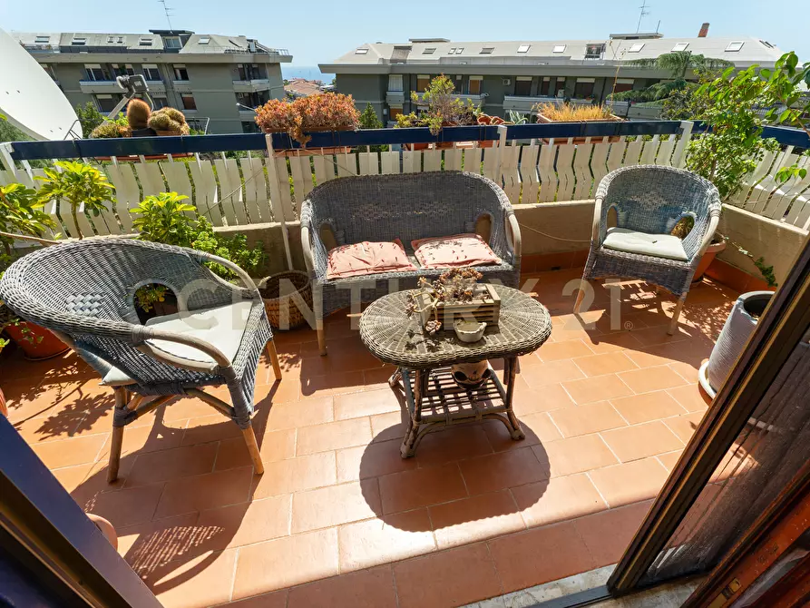 Immagine 17 di Pentalocale in vendita  in Via Cristoforo Colombo 1 a San Gregorio Di Catania