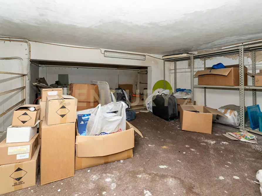 Immagine 26 di Magazzino in vendita  in Via Convento del Carmine 6 a Tremestieri Etneo