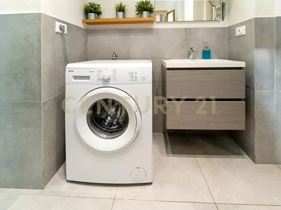 Immagine 20 di Bilocale in vendita  in Via Grimaldi 114 a Catania