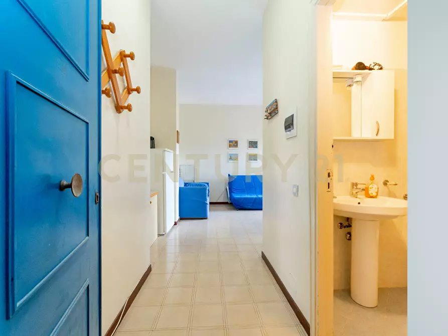 Immagine 13 di Bilocale in vendita  in Via Porticato 17 a Giardini-Naxos