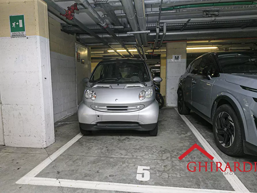 Immagine 16 di Garage in vendita  in Via Bombrini a Genova