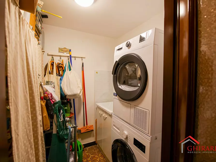 Immagine 22 di Quadrilocale in vendita  in Via Domenico Oliva 7 a Genova
