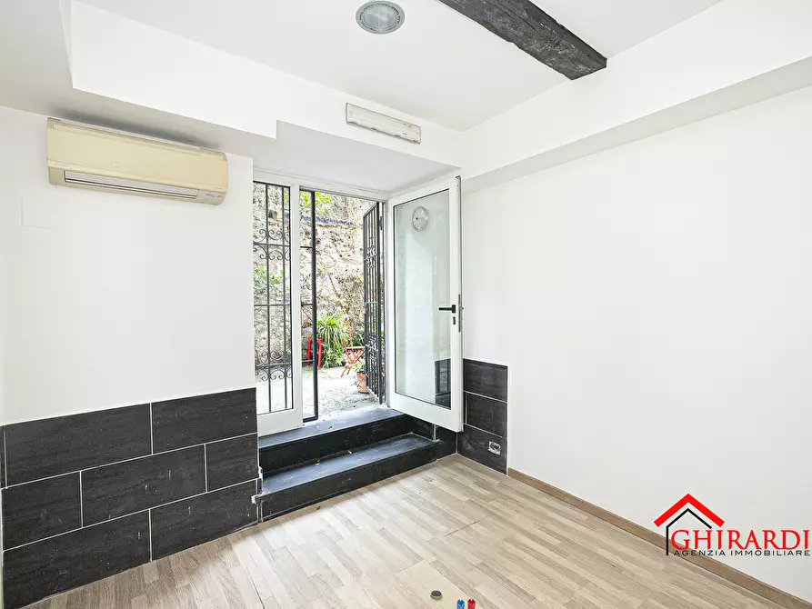 Immagine 12 di Locale commerciale in affitto  in VIA VADO 17R a Genova