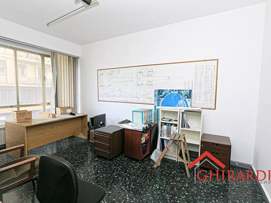 Immagine 15 di Ufficio in vendita  in VIA ERIDANIA 8 a Genova