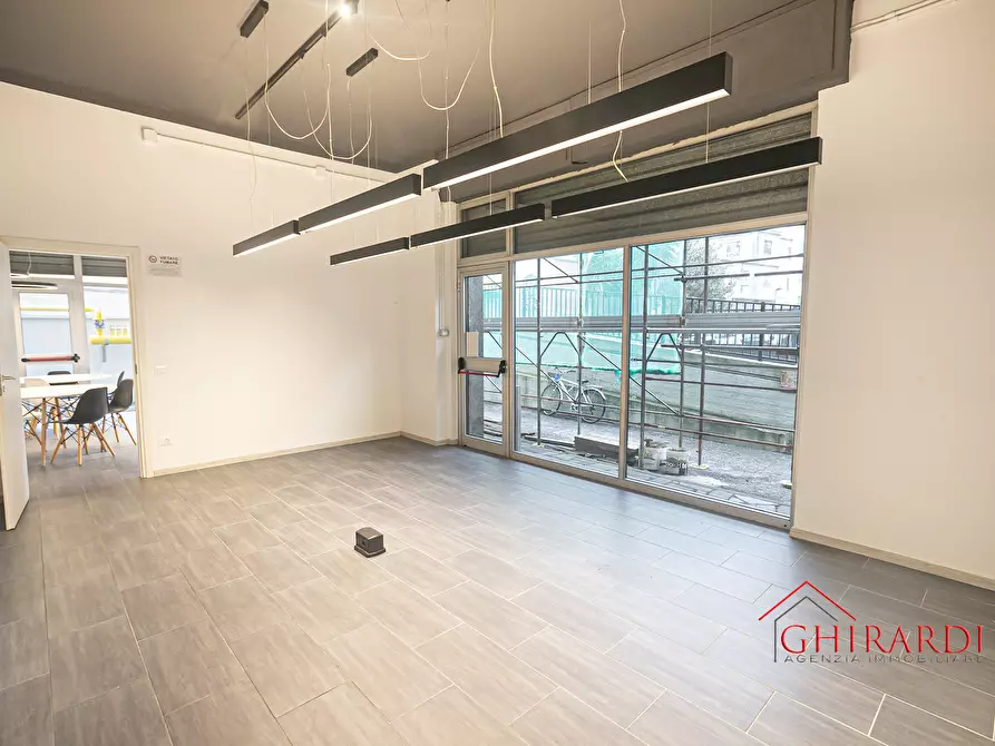 Immagine 10 di Locale commerciale in affitto  in VIA ALFREDO D'ANDRADE 76R a Genova