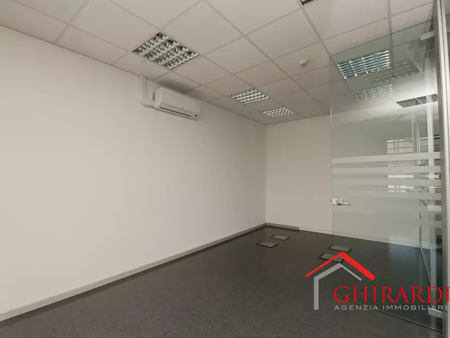 Immagine 10 di Ufficio in vendita  in VIA E. ALBARETO 21 a Genova