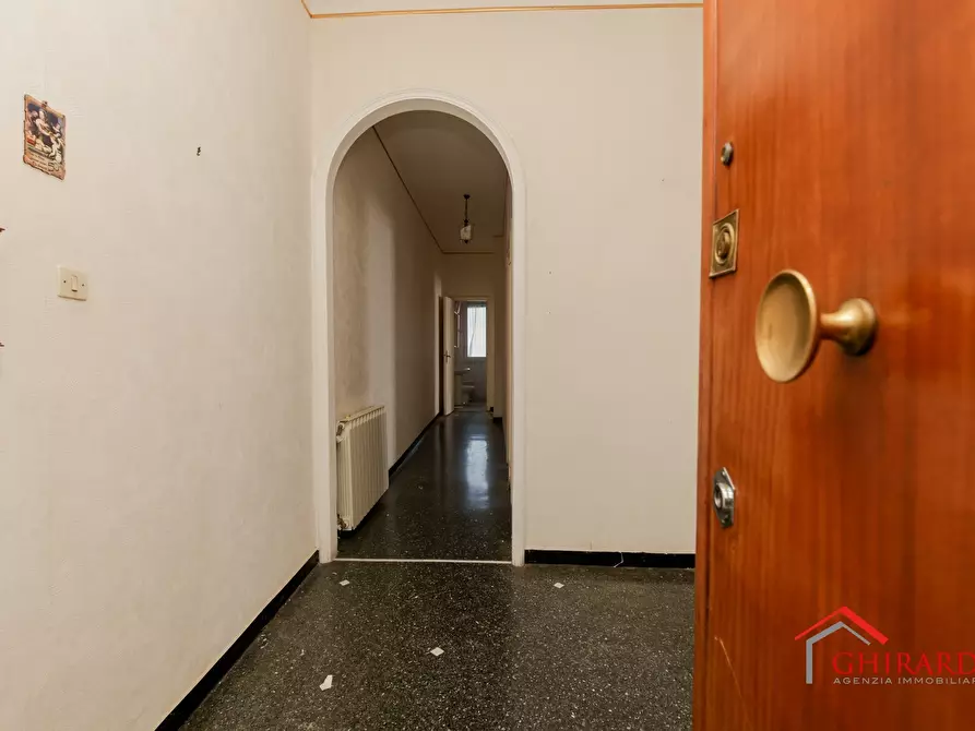 Immagine 2 di Trilocale in vendita  in Via Sant'Alberto 61A a Genova