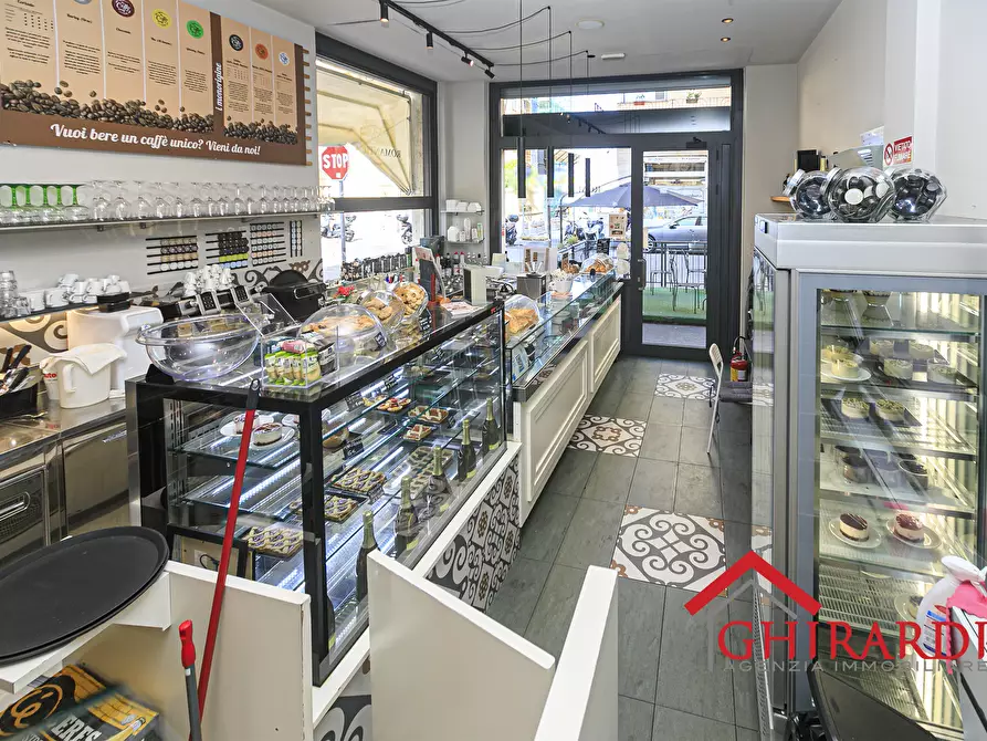 Immagine 9 di Attività commerciale in vendita  in Via Trento 52 a Genova