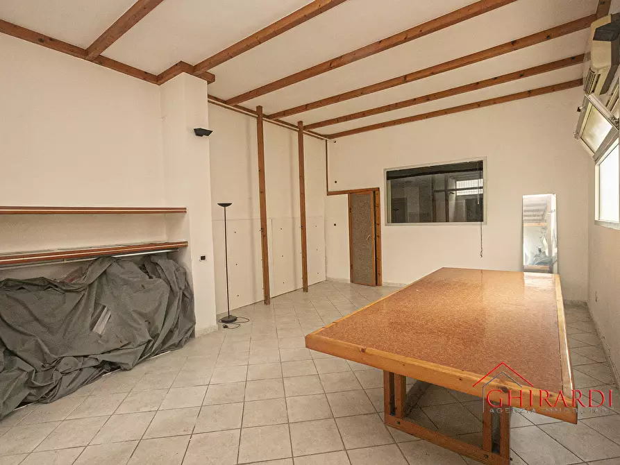 Immagine 8 di Magazzino in vendita  in VIA ANDREA DEL SARTO 46R a Genova