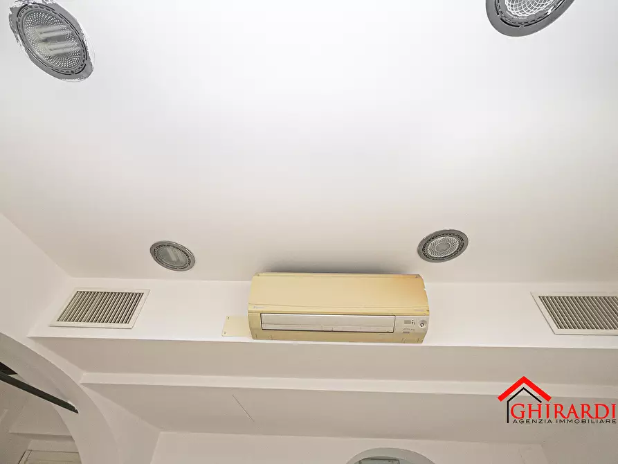 Immagine 22 di Locale commerciale in affitto  in VIA VADO 17R a Genova