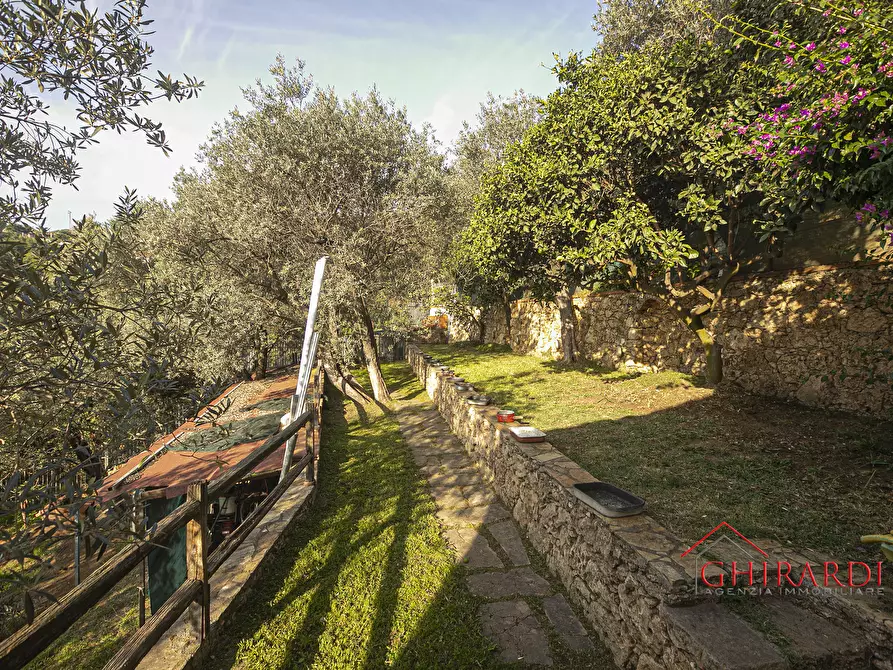 Immagine 4 di Villa in vendita  in VIA CANTALUPO a Varazze