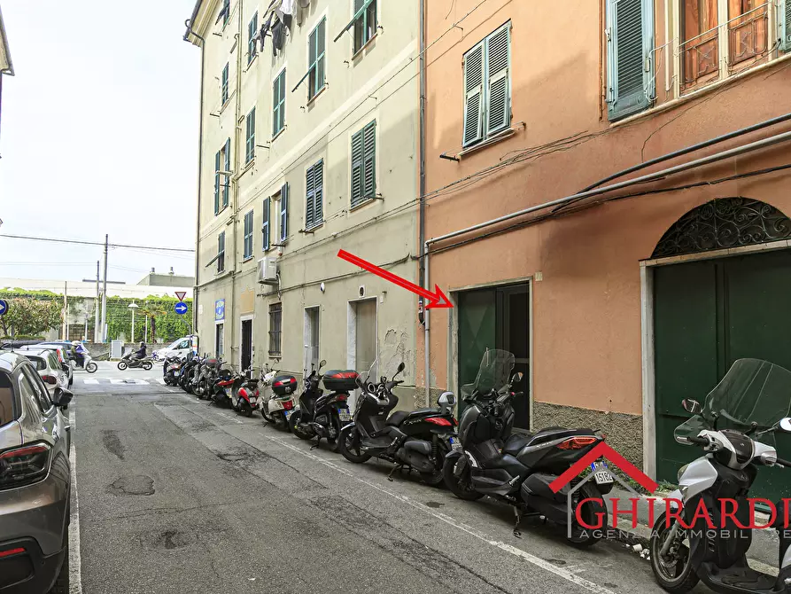Immagine 14 di Locale commerciale in affitto  in Via Ursone da Sestri a Genova