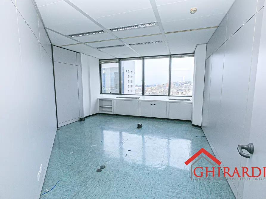 Immagine 13 di Ufficio in affitto  in VIA DE MARINI 1 a Genova