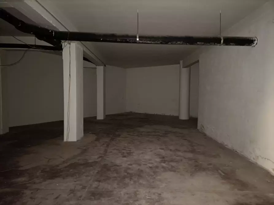 Immagine 9 di Garage in vendita  in Via Montegrappa a Nettuno