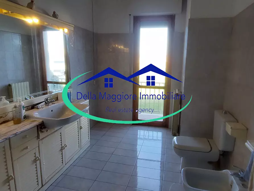 Immagine 26 di Pentalocale in vendita  a Livorno