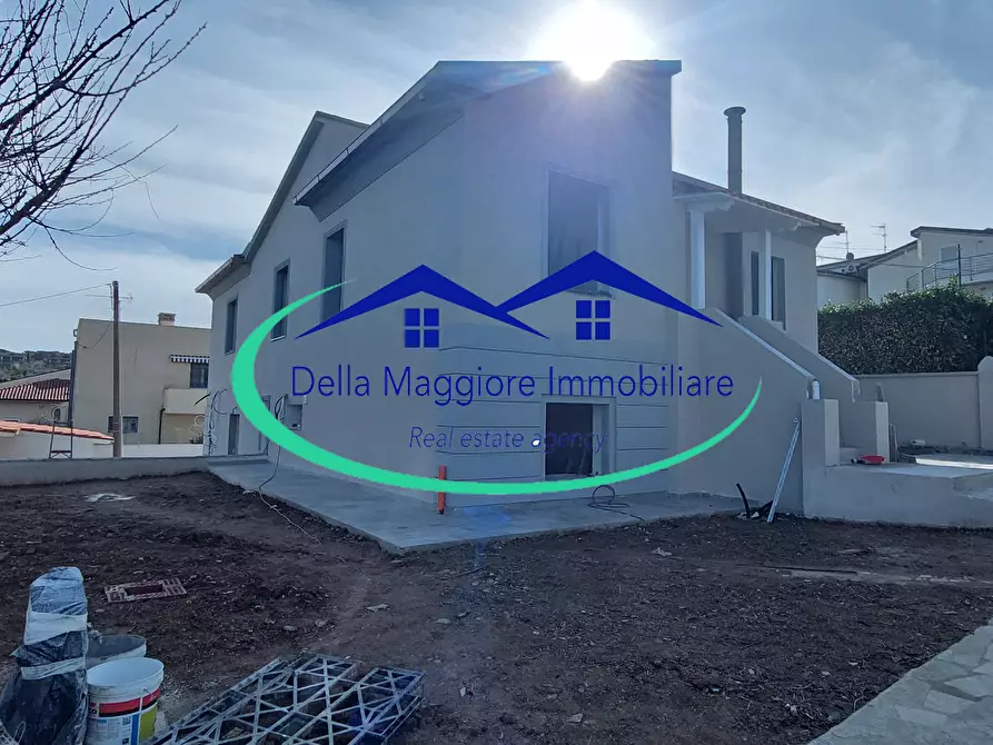 Immagine 1 di Porzione di casa in vendita  a Livorno