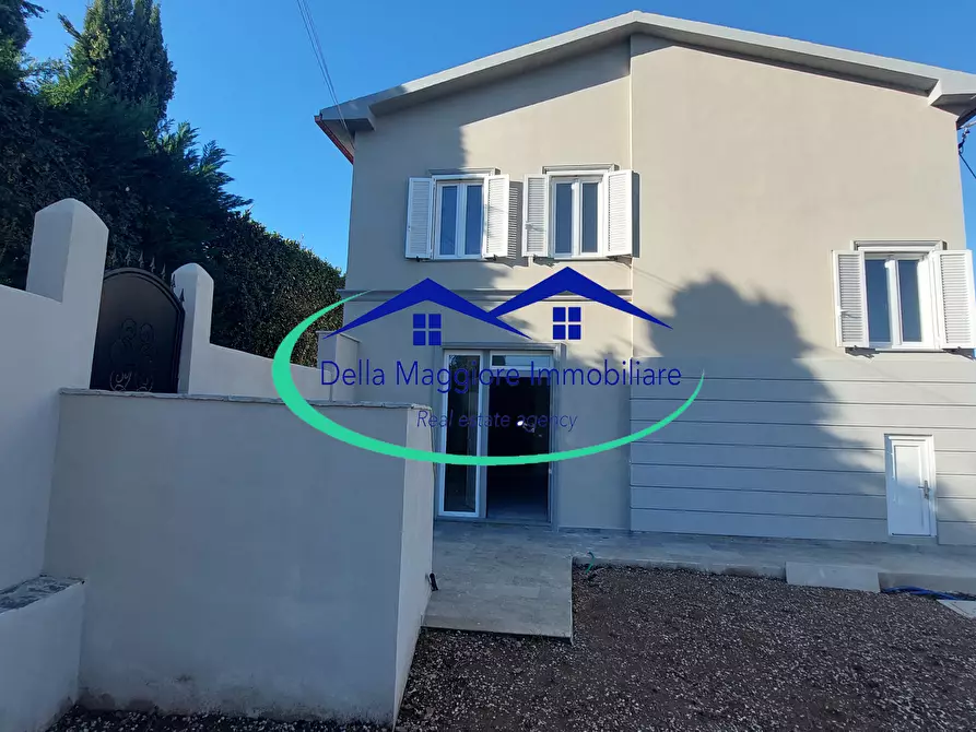 Immagine 8 di Porzione di casa in vendita  a Livorno