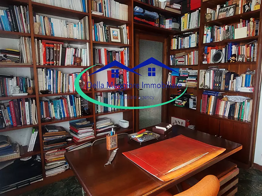 Immagine 18 di Villa in vendita  in via di montenero a Livorno