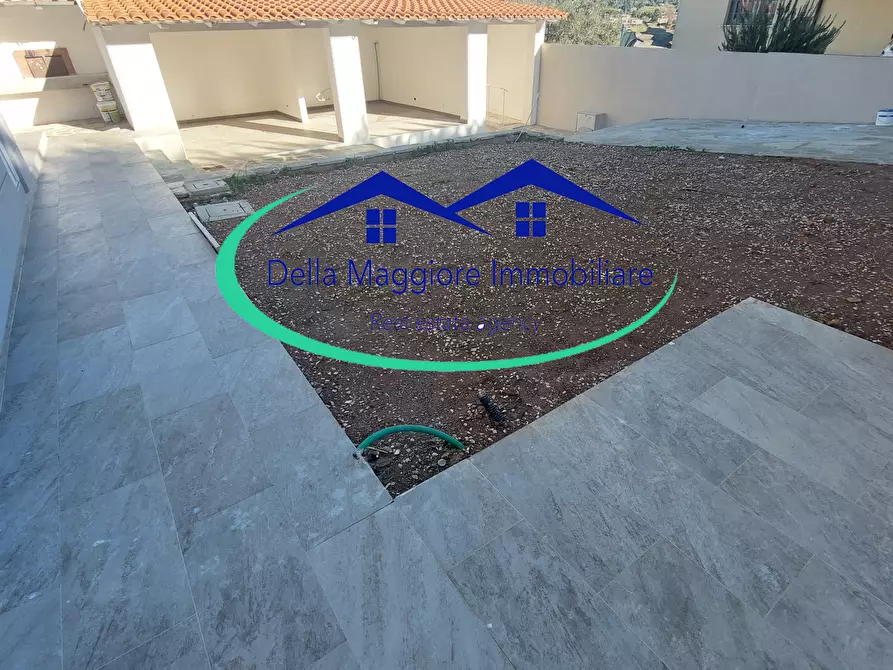 Immagine 11 di Porzione di casa in vendita  a Livorno