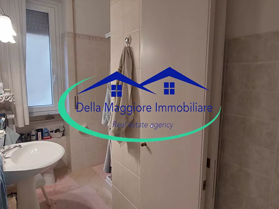 Immagine 17 di Appartamento in vendita  in via Ascoli a Livorno