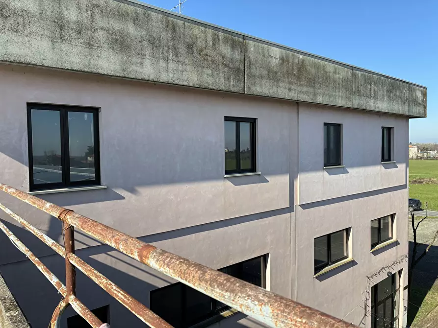 Immagine 6 di Attività artigianale in vendita  a Parma