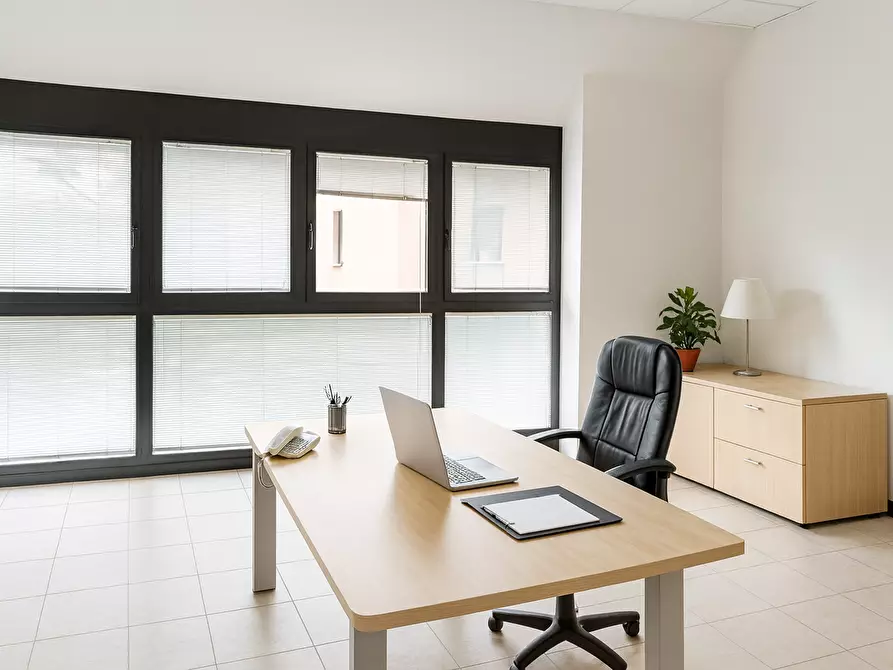 Immagine 7 di Ufficio in affitto  a Parma