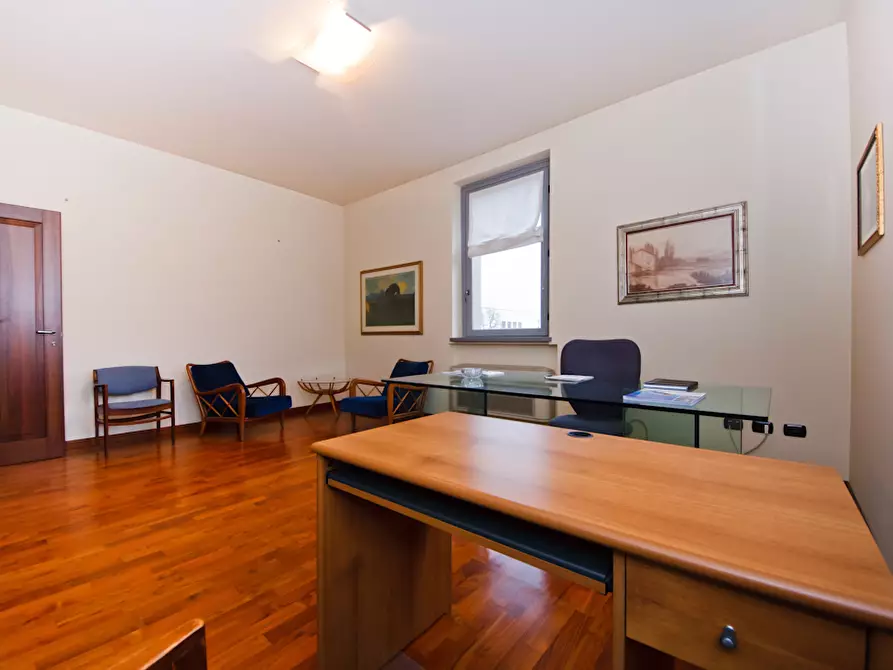 Immagine 4 di Ufficio in vendita  a Parma