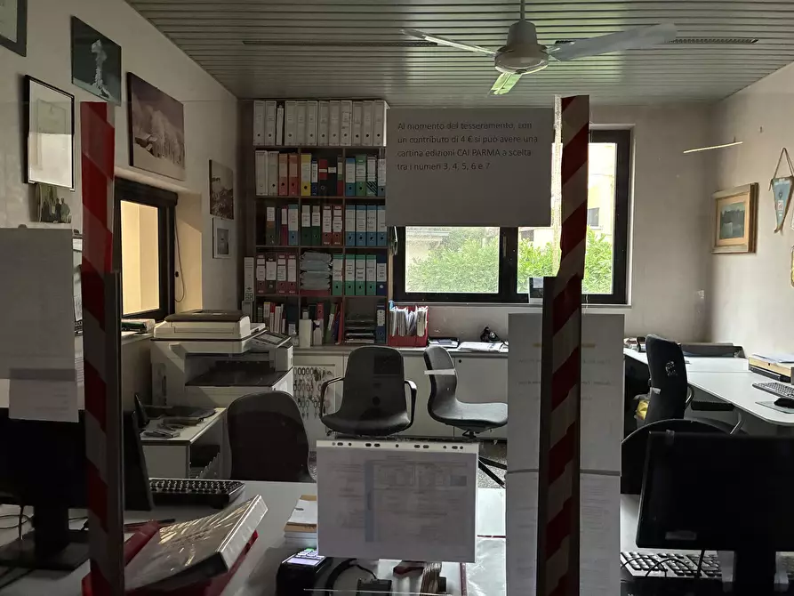 Immagine 4 di Ufficio in vendita  a Parma