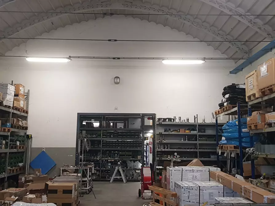 Immagine 2 di Attività artigianale in vendita  a Parma