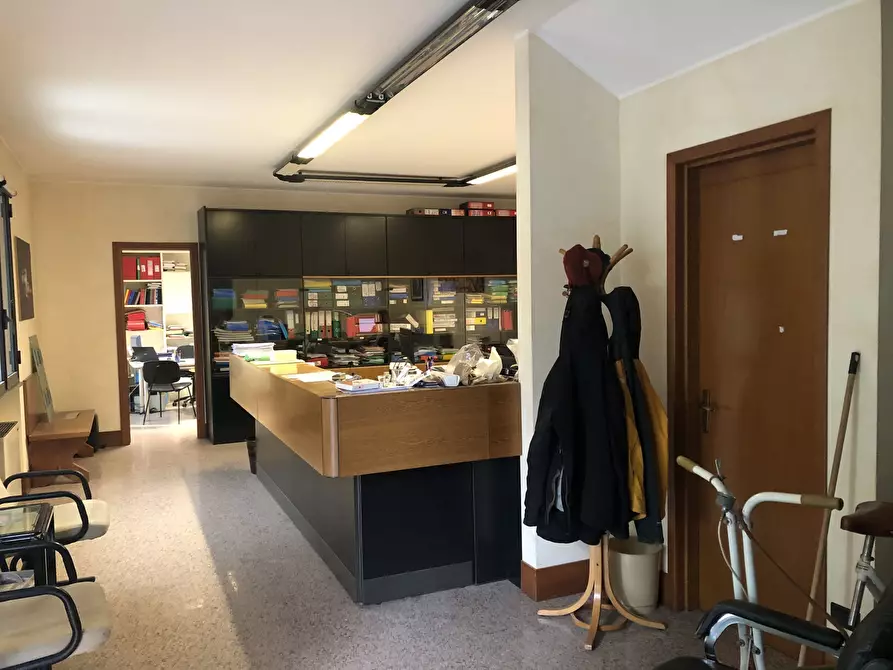 Immagine 4 di Attività artigianale in vendita  a Parma