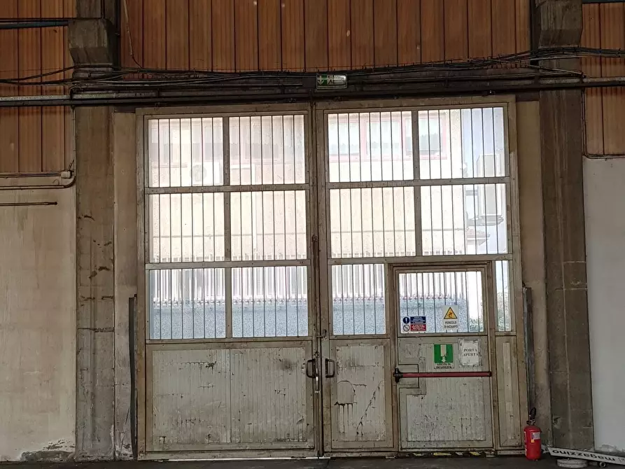 Immagine 10 di Attività artigianale in vendita  a Parma