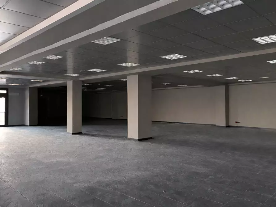 Immagine 9 di Capannone industriale in vendita  a Parma