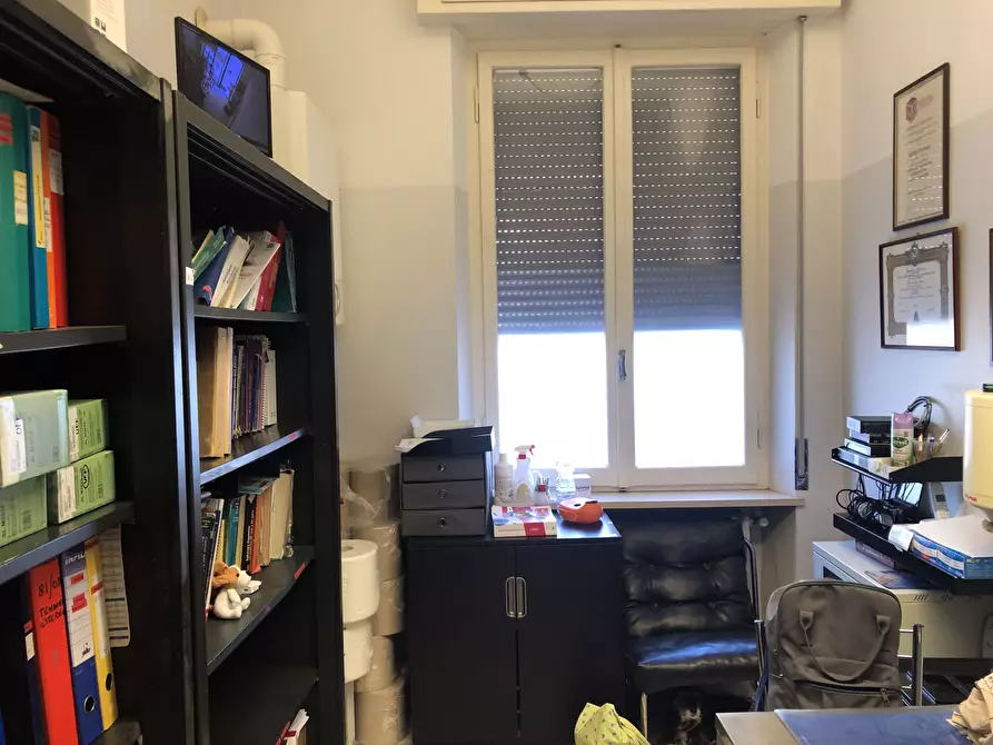 Immagine 9 di Ufficio in affitto  a Parma