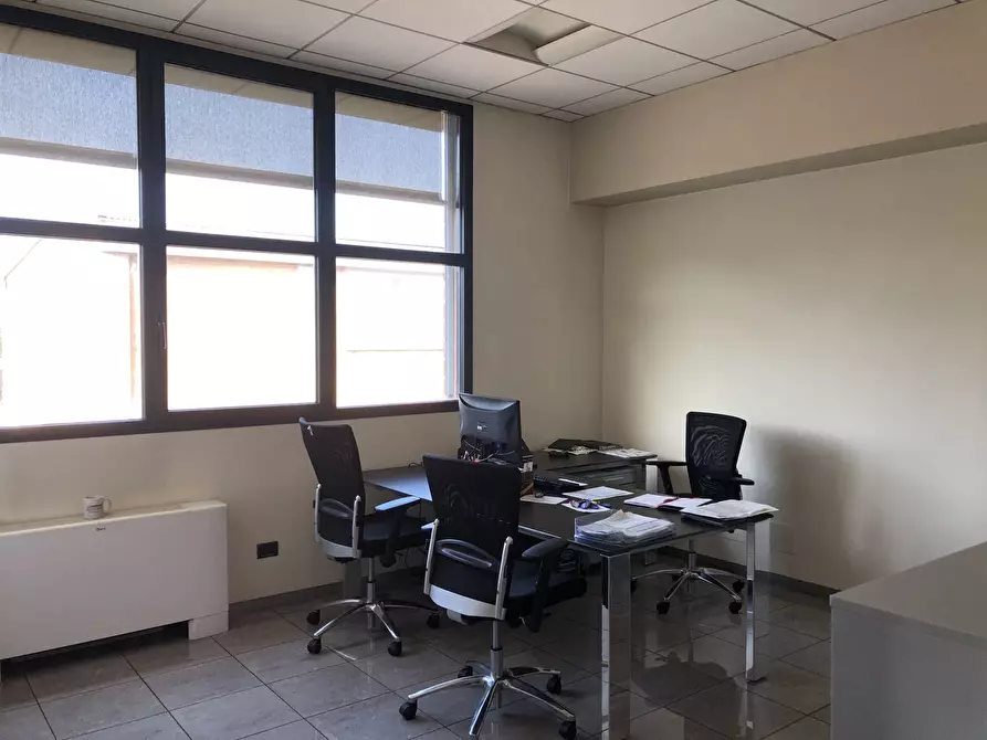 Immagine 6 di Capannone industriale in affitto  a Parma