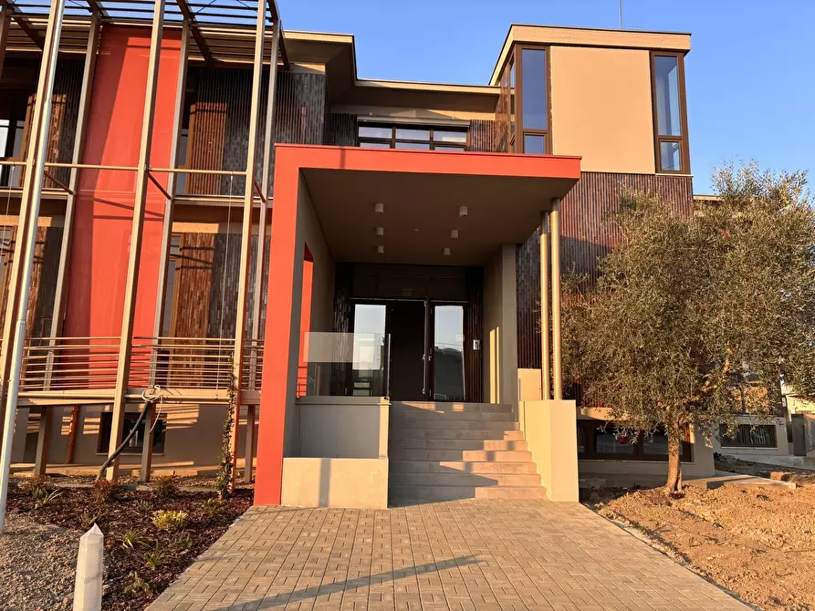 Immagine 2 di Ufficio in affitto  a Parma