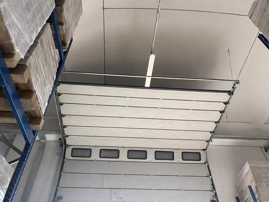 Immagine 4 di Attività artigianale in affitto  a Parma