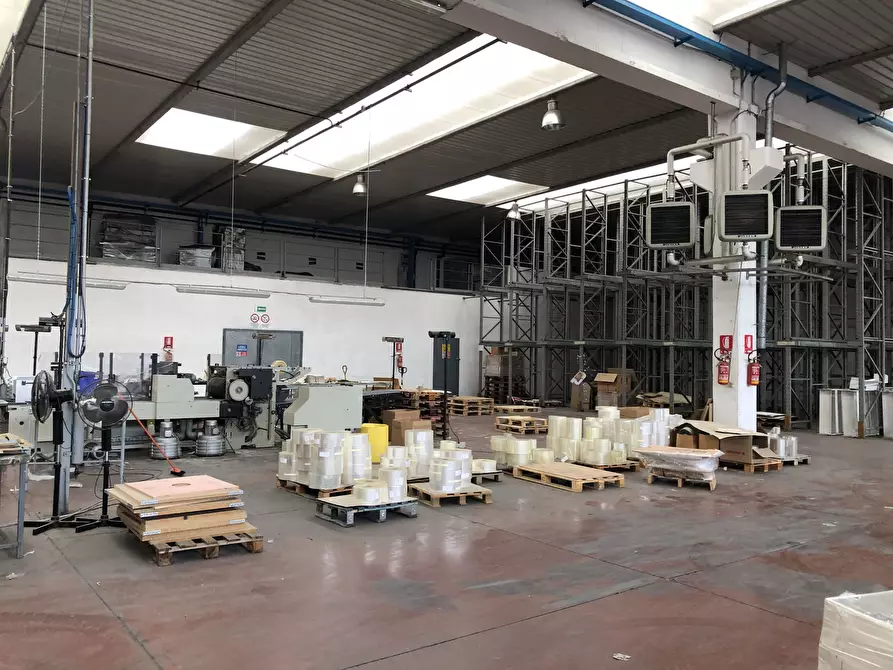 Immagine 15 di Attività artigianale in vendita  a Collecchio