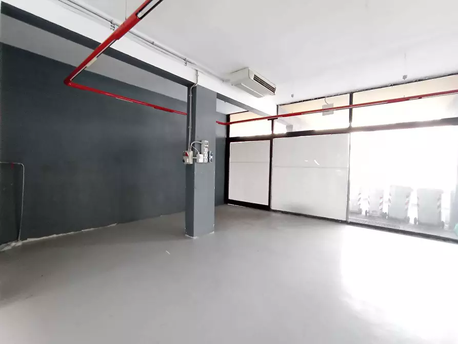 Immagine 7 di Locale commerciale in affitto  in via rosmini 14 a Trento