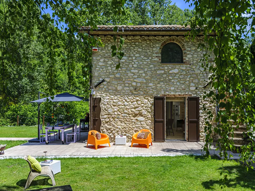 Immagine 8 di Rustico / casale in vendita  in SARNANO a Sarnano