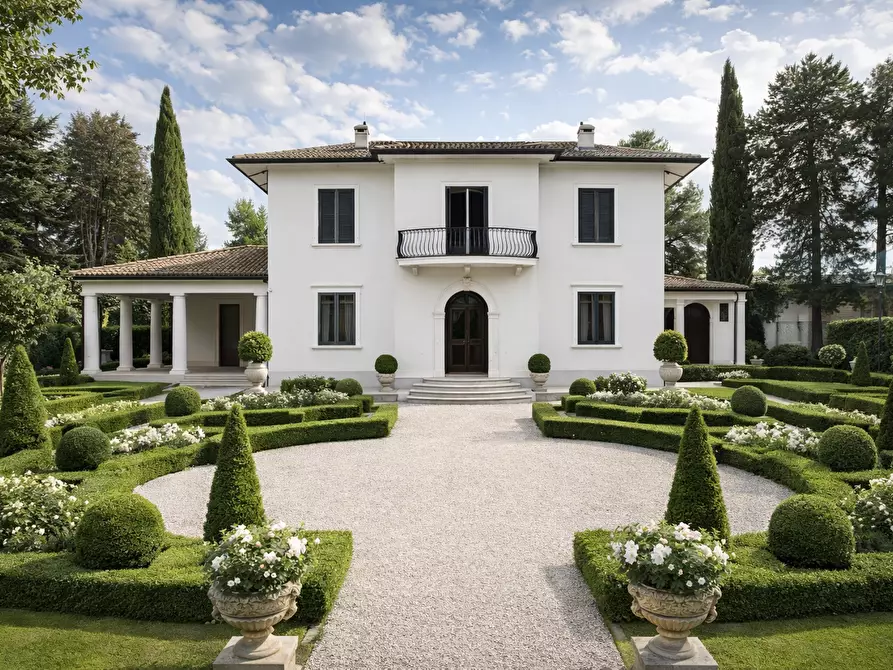 Immagine 1 di Villa in vendita  in Frazione Montesicuro a Ancona