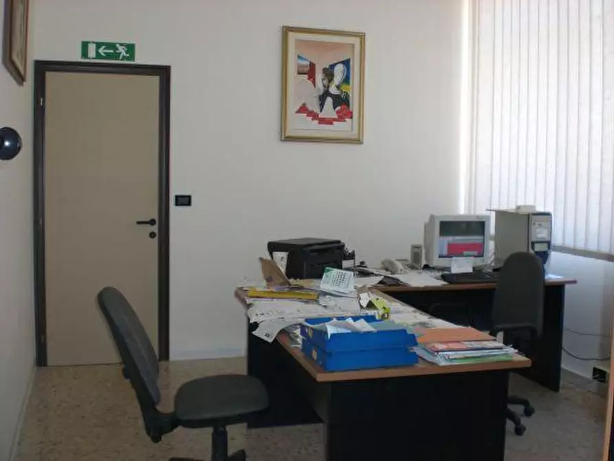 Immagine 8 di Locale commerciale in vendita  in VIA DEL COMMERCIO a Ancona