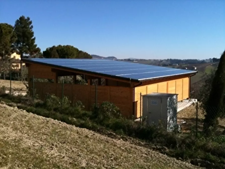 Immagine 25 di Villa in vendita  in VIA CHIARAVALLESE a Osimo