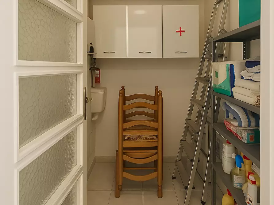 Immagine 16 di Quadrilocale in vendita  in Via Zeffiro Massa 174 a San Remo