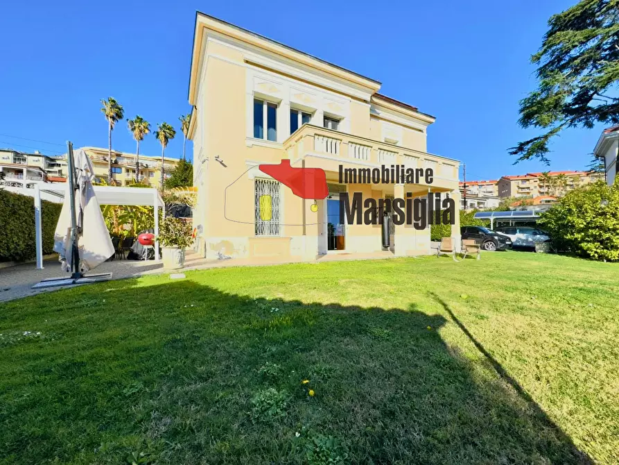 Immagine 3 di Villa in vendita  in Strada Solaro 105 a San Remo