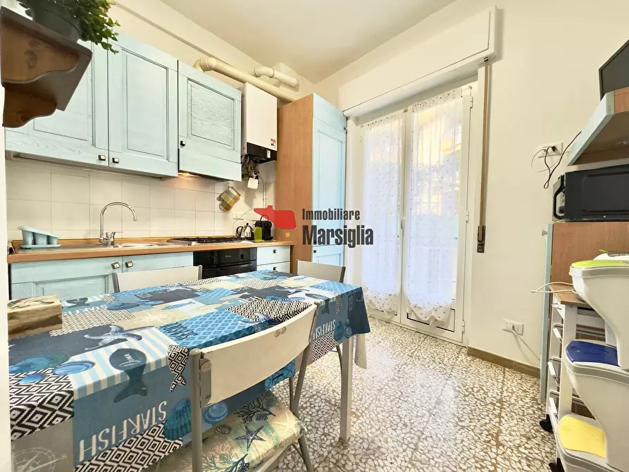 Immagine 10 di Bilocale in vendita  in Corso degli Inglesi 620 a San Remo