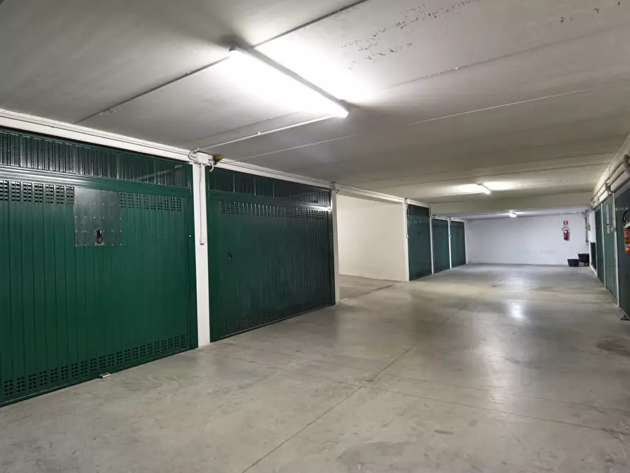 Immagine 1 di Garage in affitto  in Via Padre Giovanni Semeria a Genova