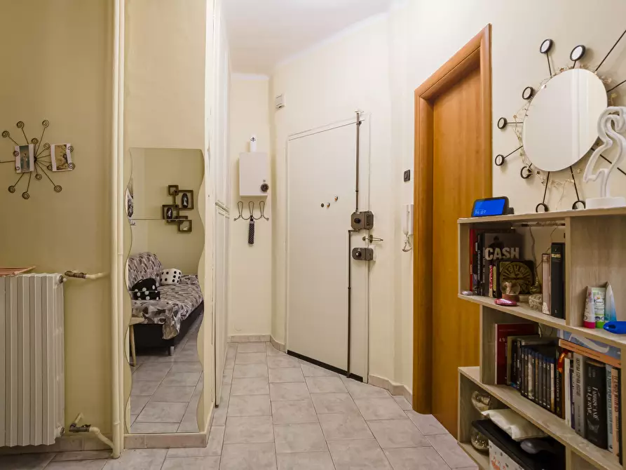 Immagine 8 di Bilocale in vendita  in Via Luigi Goytre a Torino